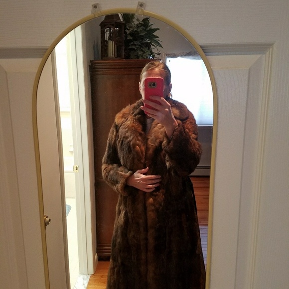 Full length fur coat, size small - Picture 6 of 8